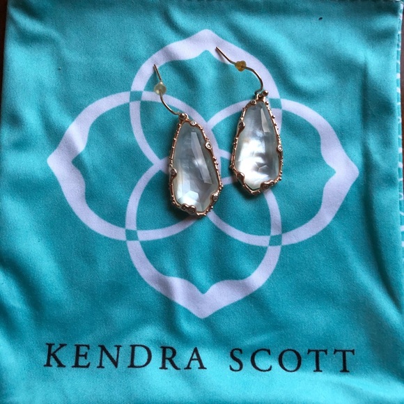 Kendra Scott Jewelry - Kendra Scott pearl earrings